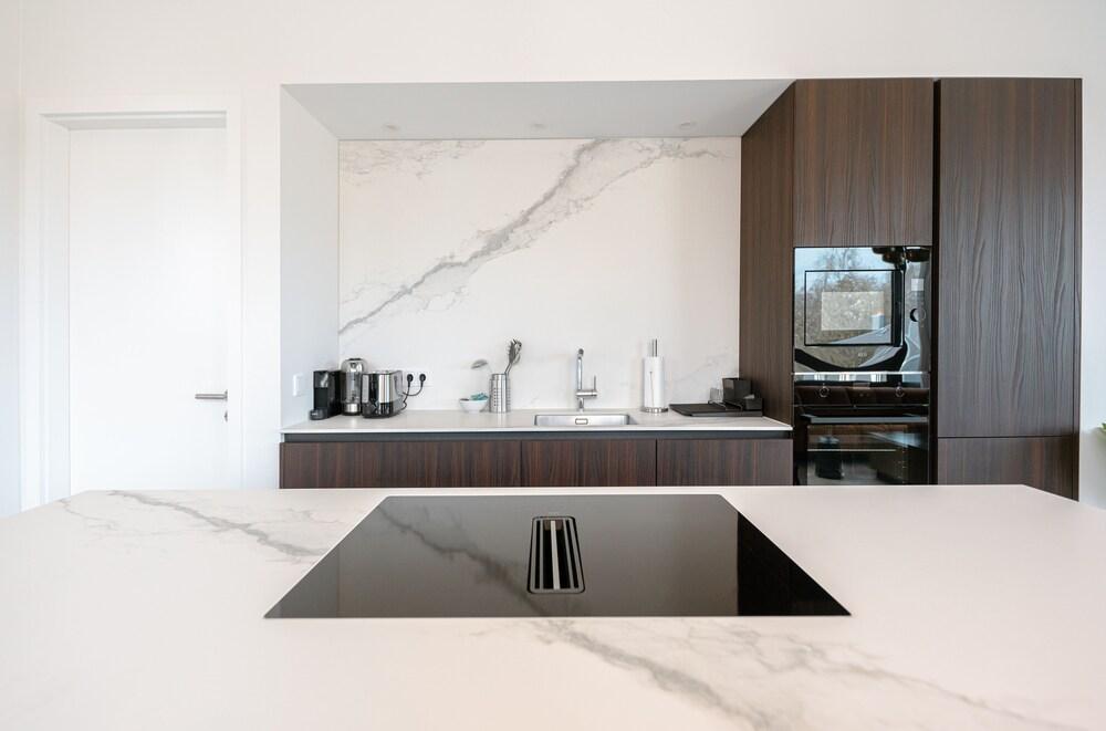 Inviting 2BR Apt in Ville Haute District