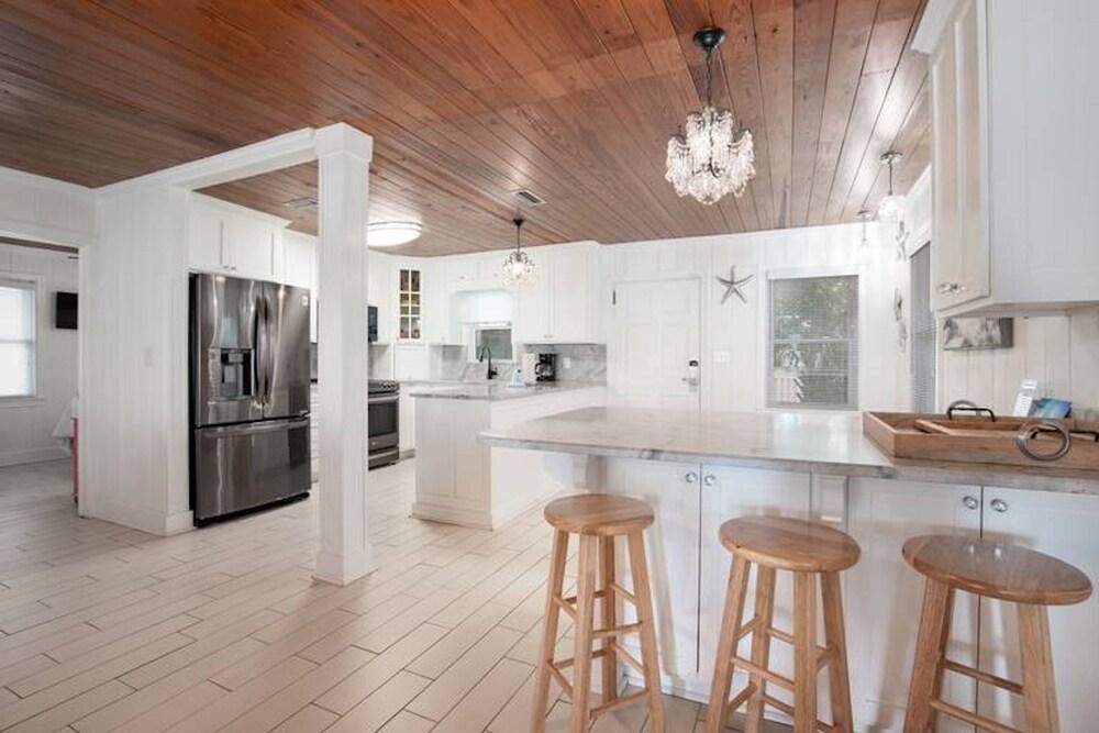 Beach House - Seaside Serendipity by PHG