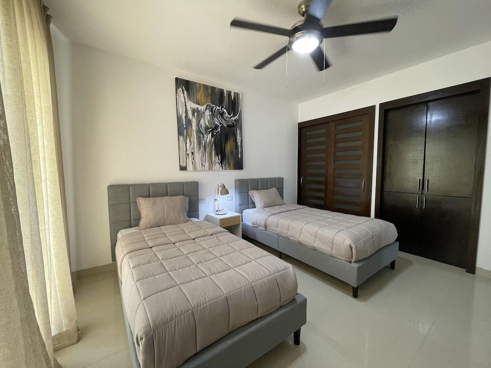 Stunning Ocean Front By Condo Boutique