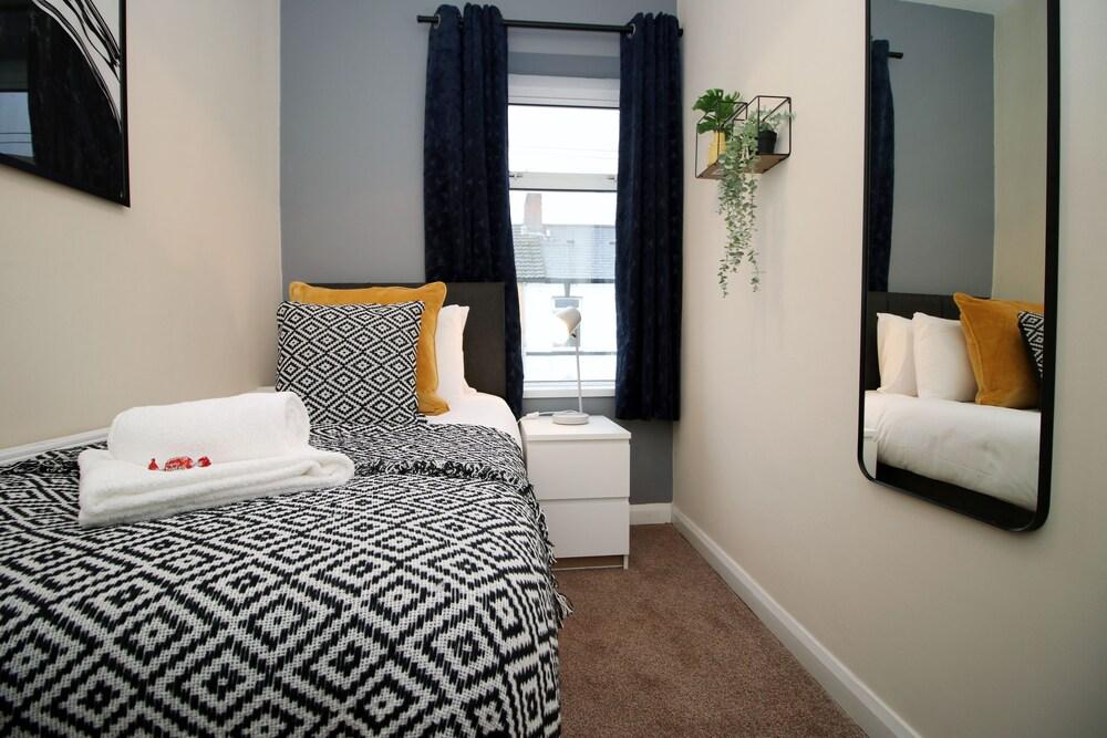 Adamsdown Lodge by Tŷ SA