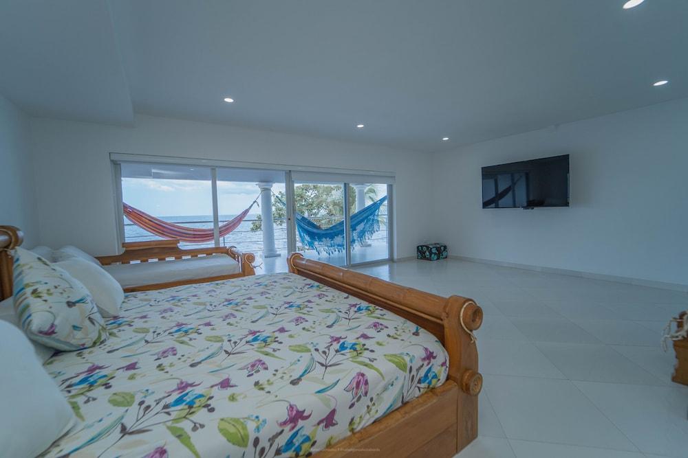 Villa El Francés 4BD WPool & Beach Front