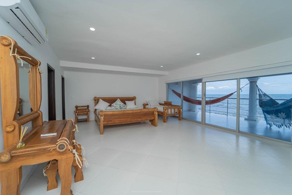 Villa El Francés 4BD WPool & Beach Front