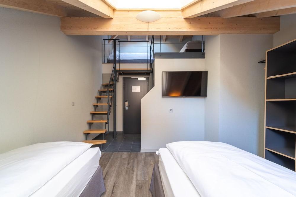 The Guesthouse by the Hey Hotel