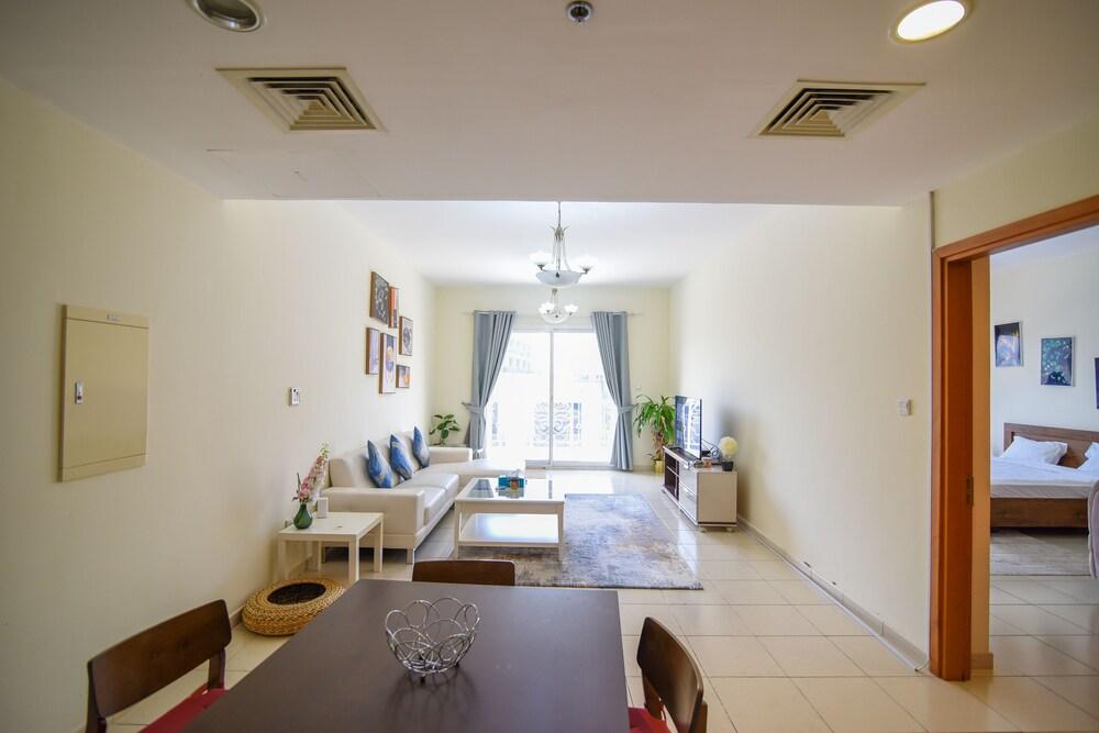 GreenFuture - Spacious Apartment In Serene Area With Pool