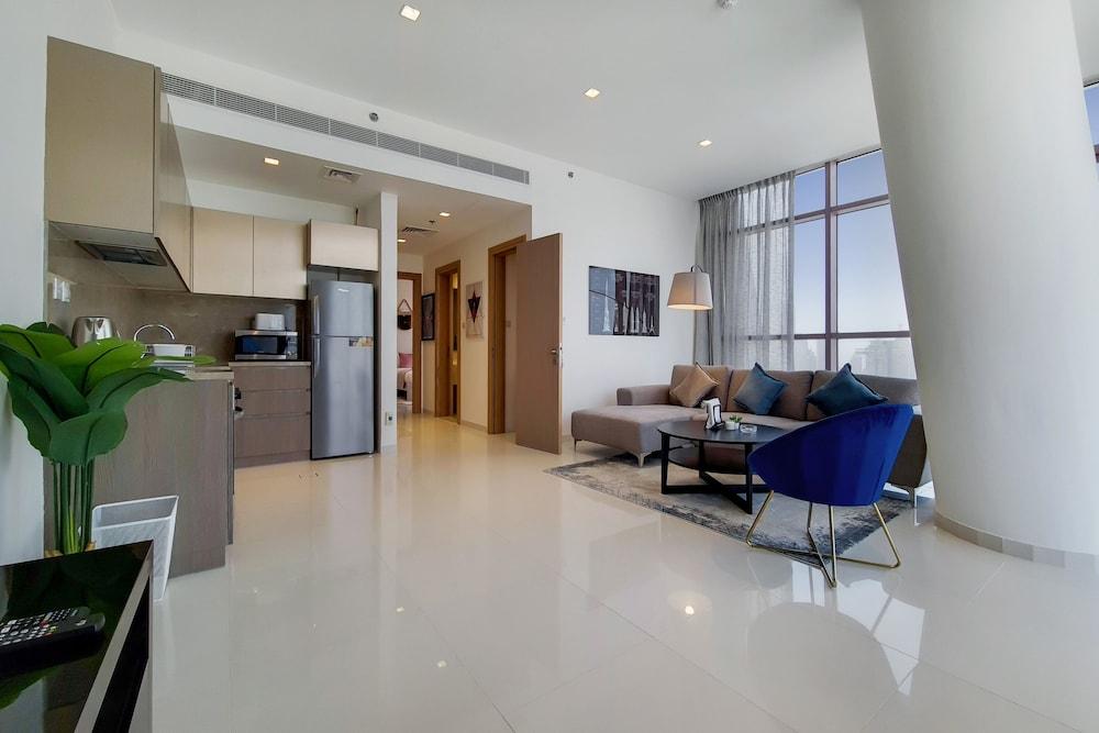 GreenFuture - Stylish Apartment With Panoramic City Views