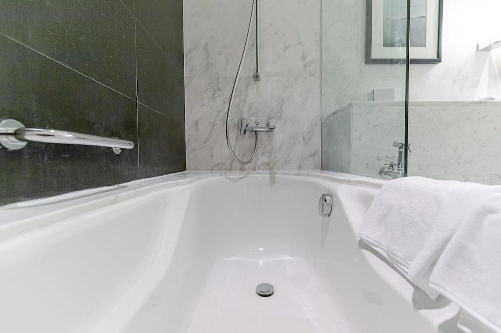 Address Dubai Mall Residence - Four Apple