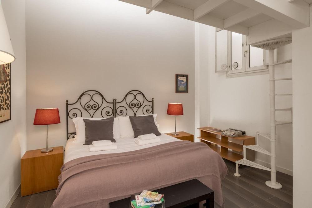 Caterina in Roma With 1 Bedrooms and 1 Bathrooms