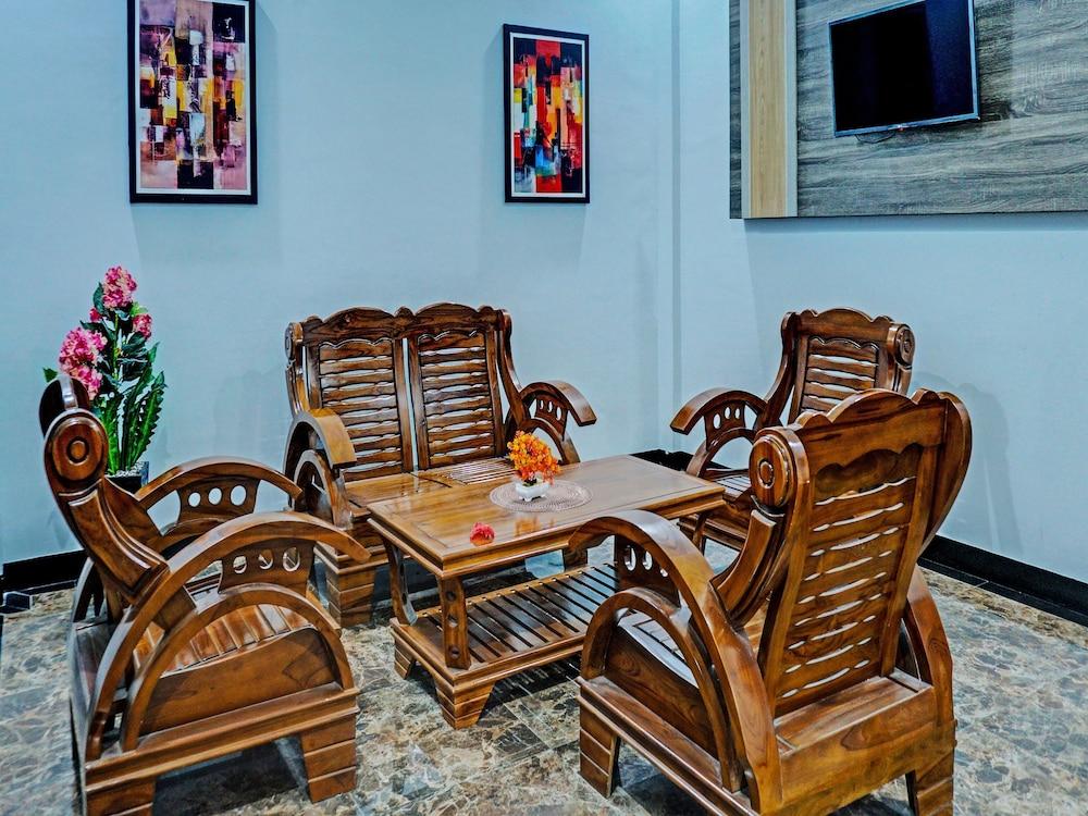 OYO 92152 Hotel The Wong