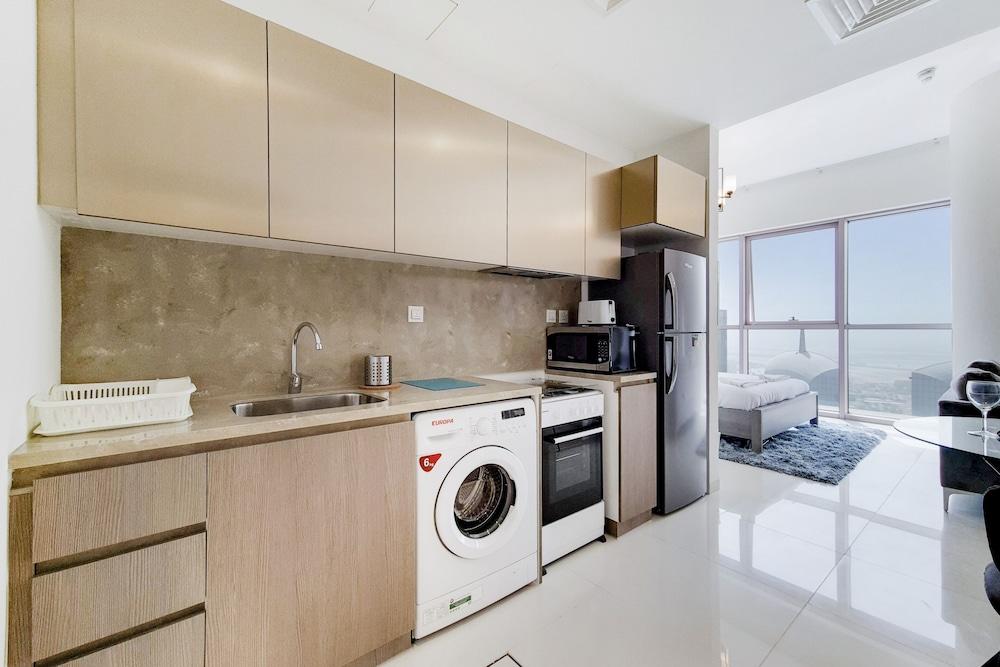 GreenFuture - Downtown View, High Rise Luxurious Studio