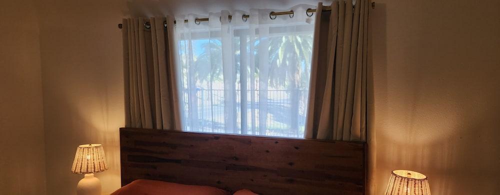 Elsinore Lake Estate