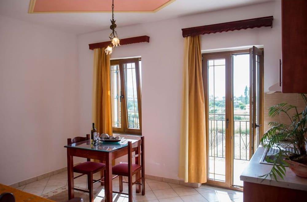 A Spacious and Bright Studio With Balcony No1234