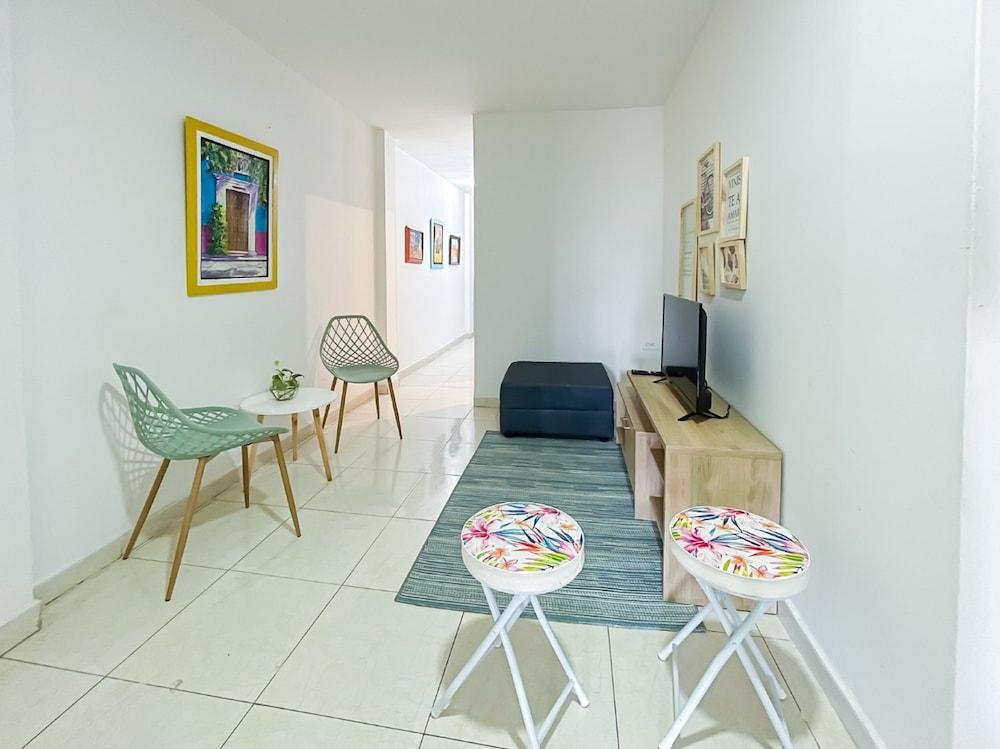 2cb-3 2 Bedroom Apartment in Getsemani