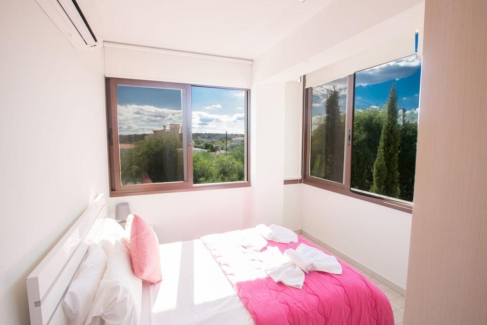 Protaras Holiday Villa De1