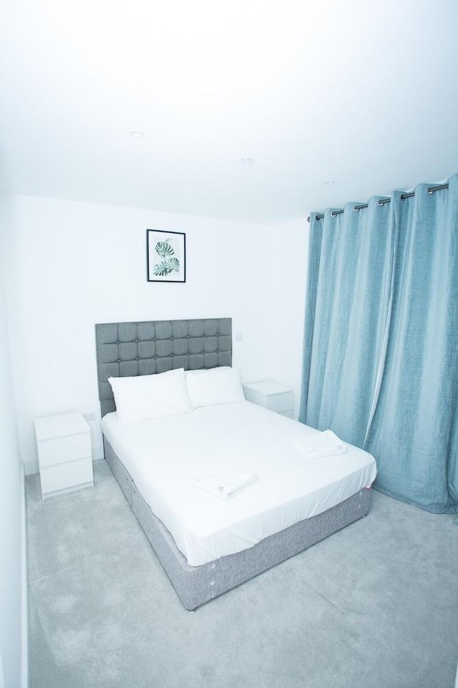 Highview 2-bed Apartment in London