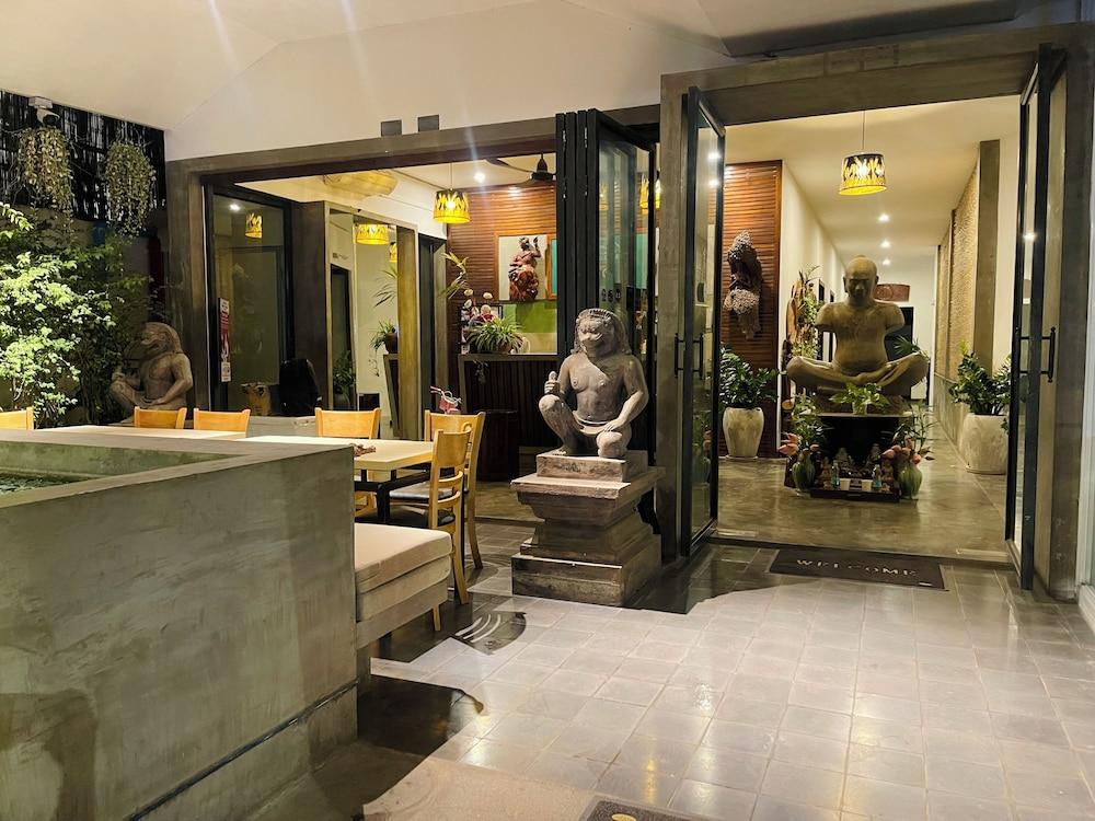 Chhouy Vathna Angkor Boutique