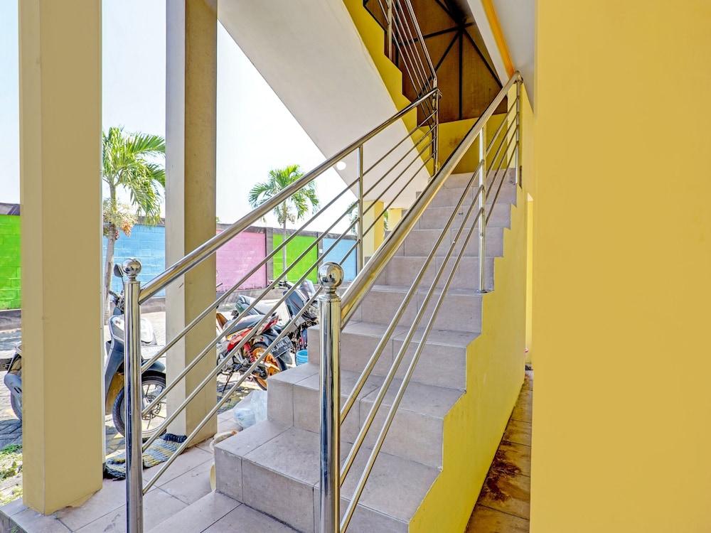 OYO 90622 Hotel Galaksi