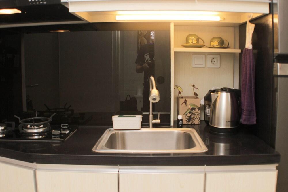 Nice And Elegant Studio At Vasanta Innopark Apartment