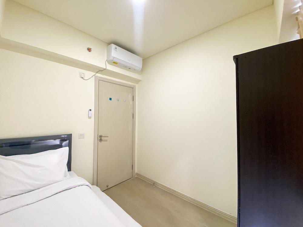 Spacious 2Br With Extra Room At Meikarta Apartment