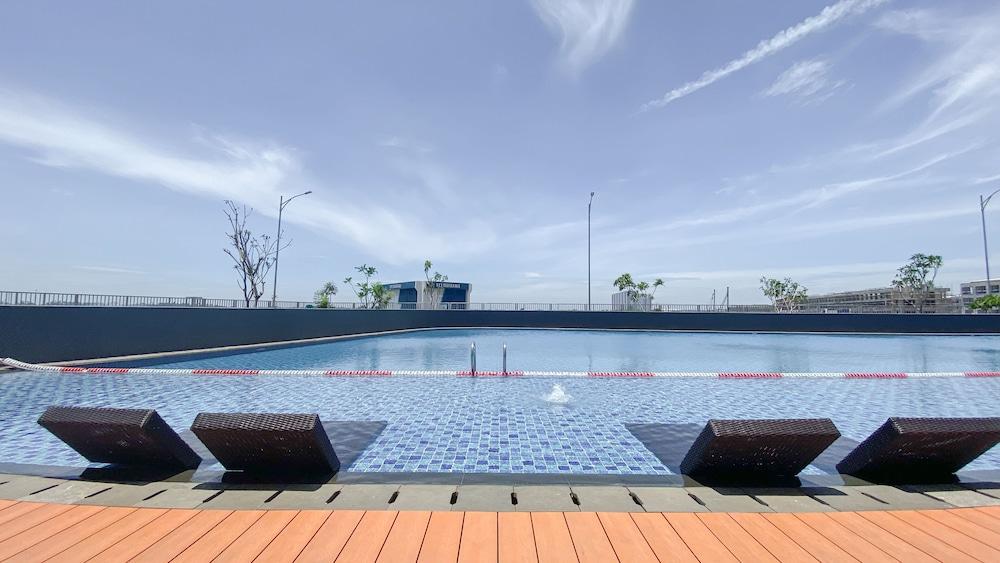 Simply Look Studio At Osaka Riverview Pik 2 Apartment