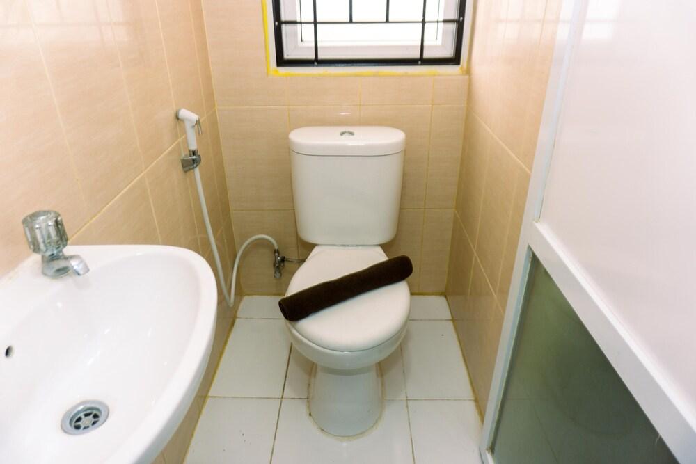 Comfortable Studio (No Kitchen) Apartment At Aeropolis Residence