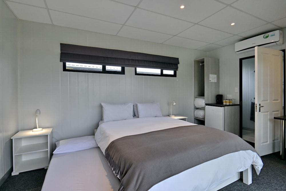 SleepOver Phabeni Gate