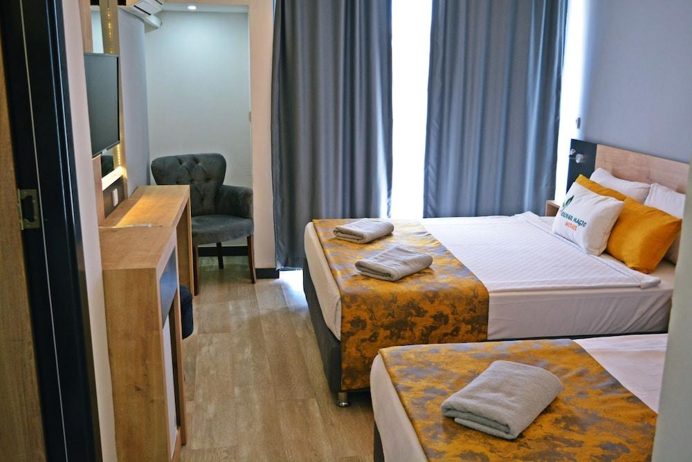 Clover Magic Park Side Otel