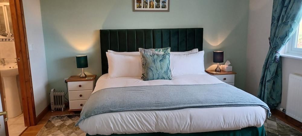 Relax With Amazing Views! 1-bed Studio in Tegryn