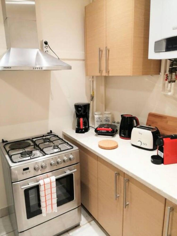 Elegant Apartment in Parliament Square