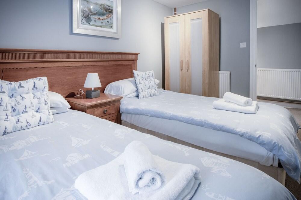 Fletcher Coach House - 3 Bedroom Cottage - Pendine