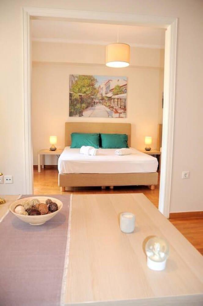 Acropolis Museum Grand Apartment