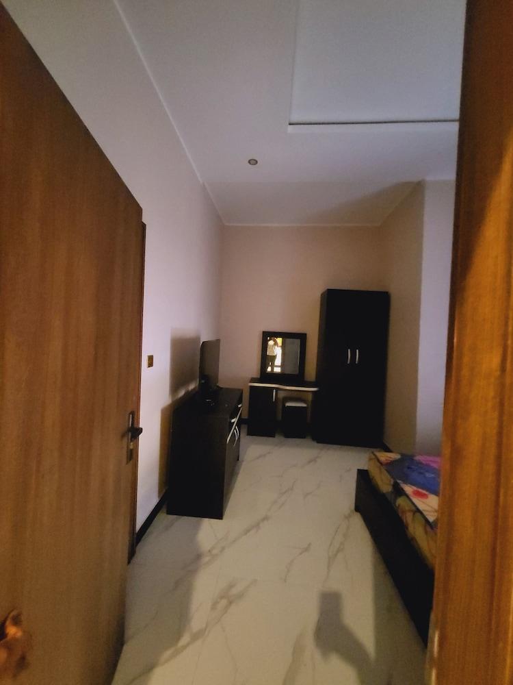 Aggreys 55 airport lodge