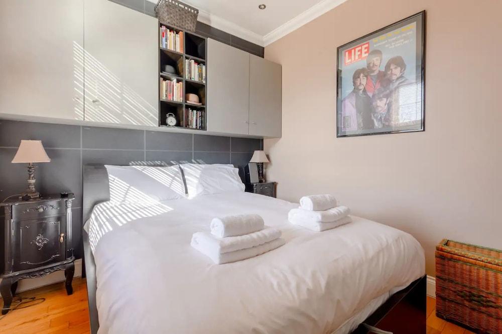 Vintage Inspired Flat in Stoke Newington