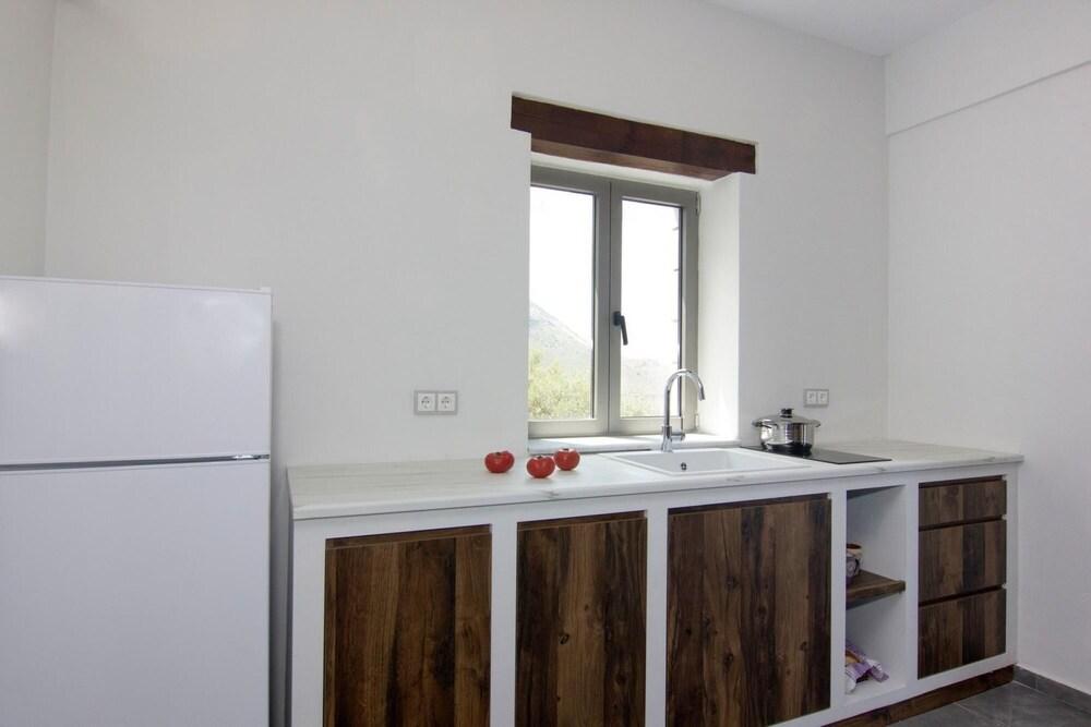 Lithorama Residence Mani - First Floor