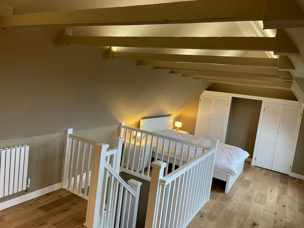 Unique 5BD Farm House Perfect for Relaxing