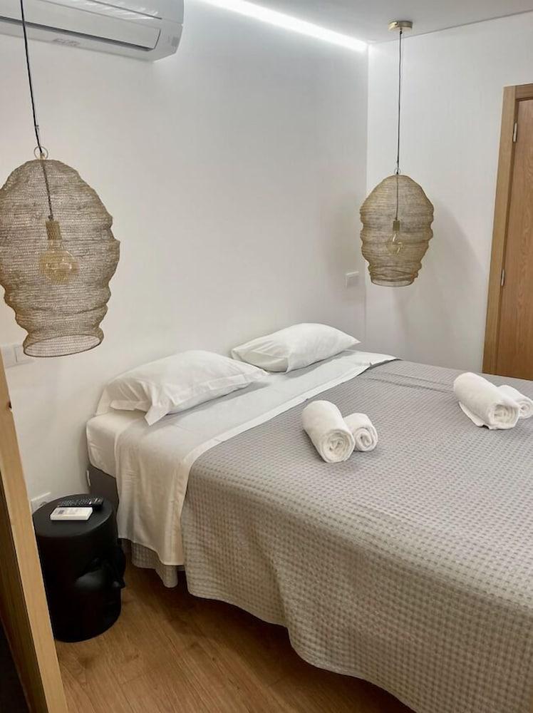 Pontinha Exclusive House