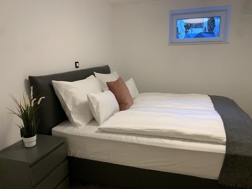 Pine Tree Holiday House