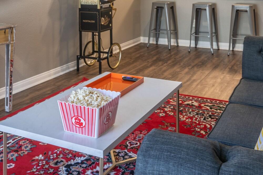 King Bed Beach Suite- 209MV