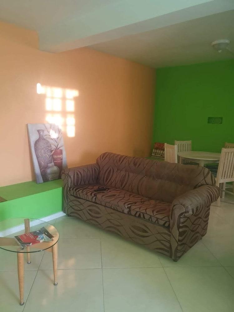 Corinth Convinced Apartment One