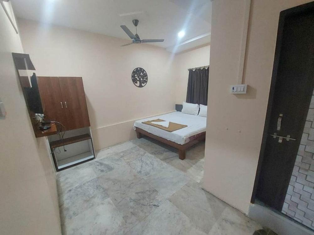 iROOMZ City Lite Lodge