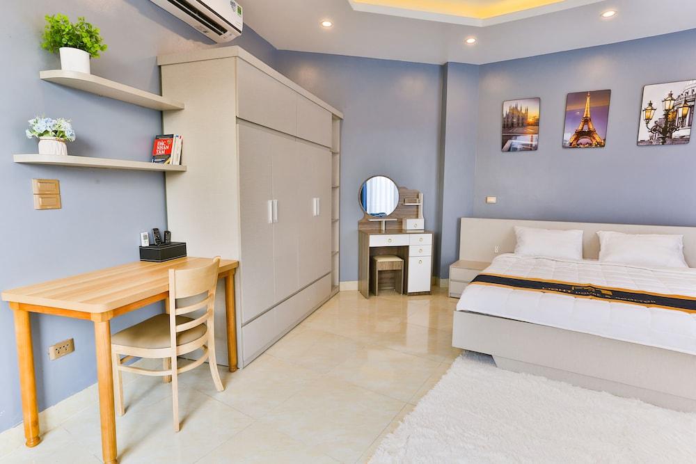 Lighthouse & Rooftop