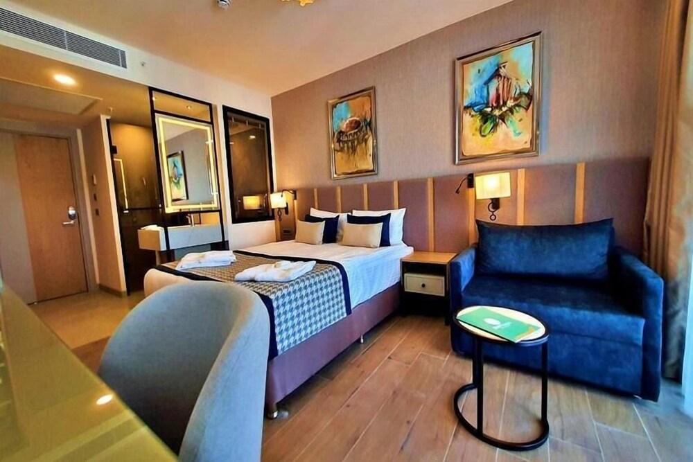 Sunthalia Hotels Resort