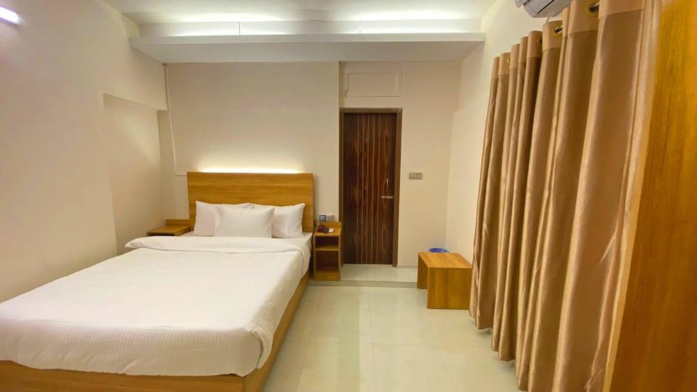 Crown Palace Residence