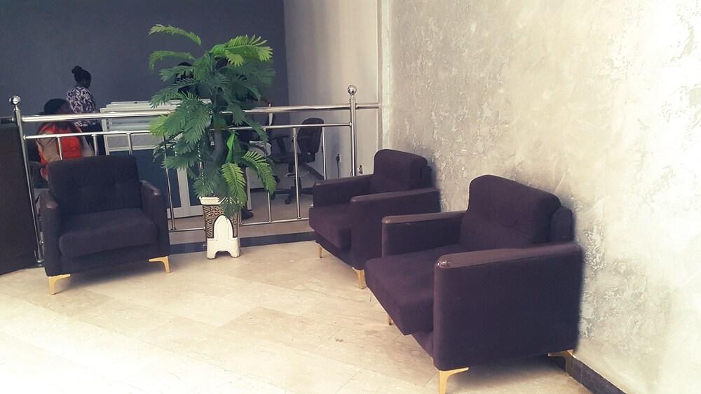 Savannah Suites Limited