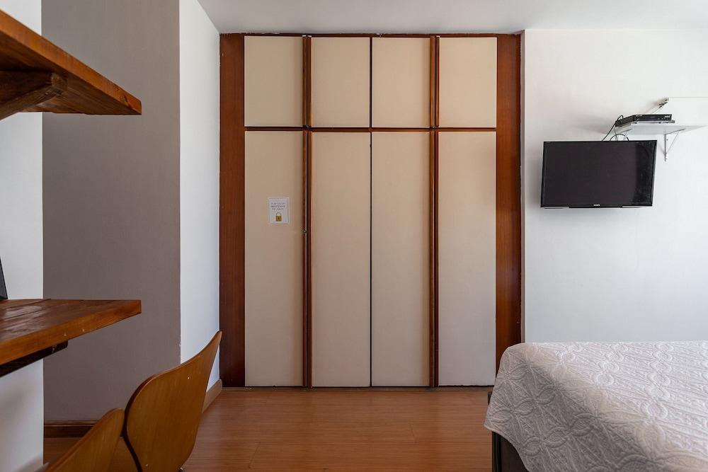 (902-B) Studio com Vista Mar e Comodidades