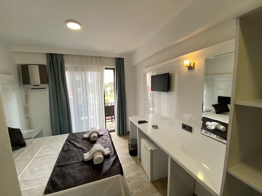 Atas Aqua  Otel Avsa