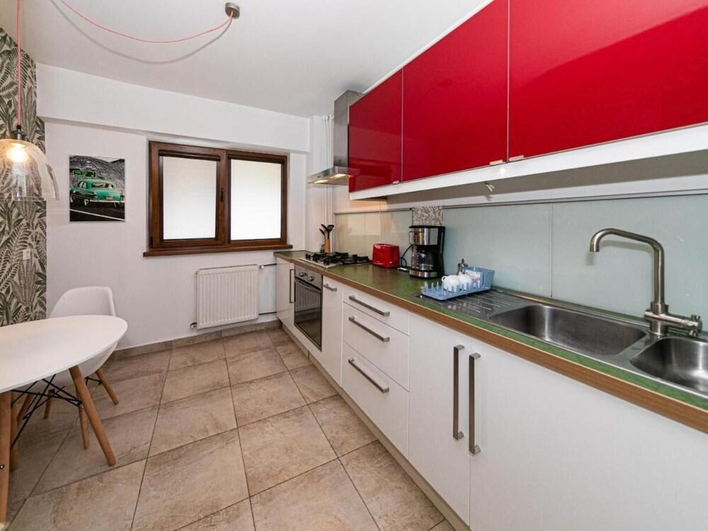 Tayeb Apartment near Floreasca Park