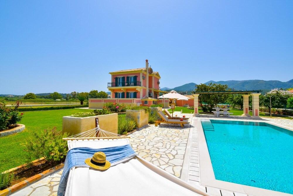 Villa Rose Almyros in Corfu
