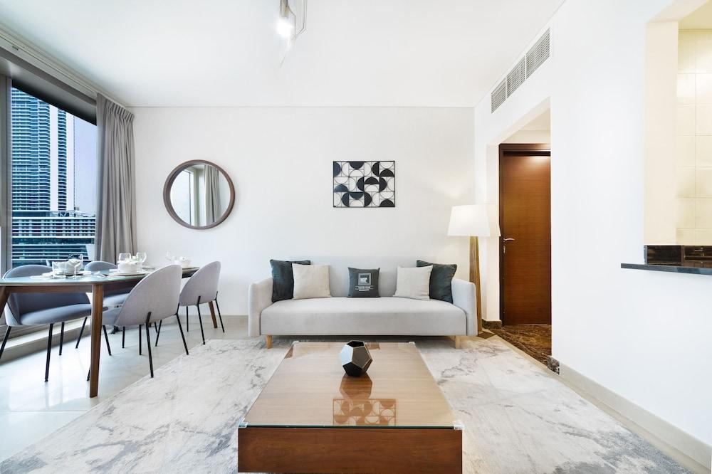 Maison Privee - Sparkle Tower 1