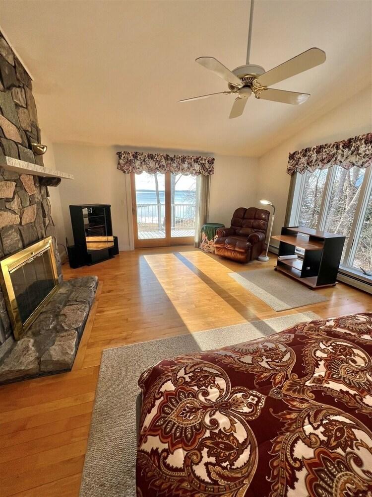 Arrow Rock Limit-8 2 Bedroom Home by Redawning