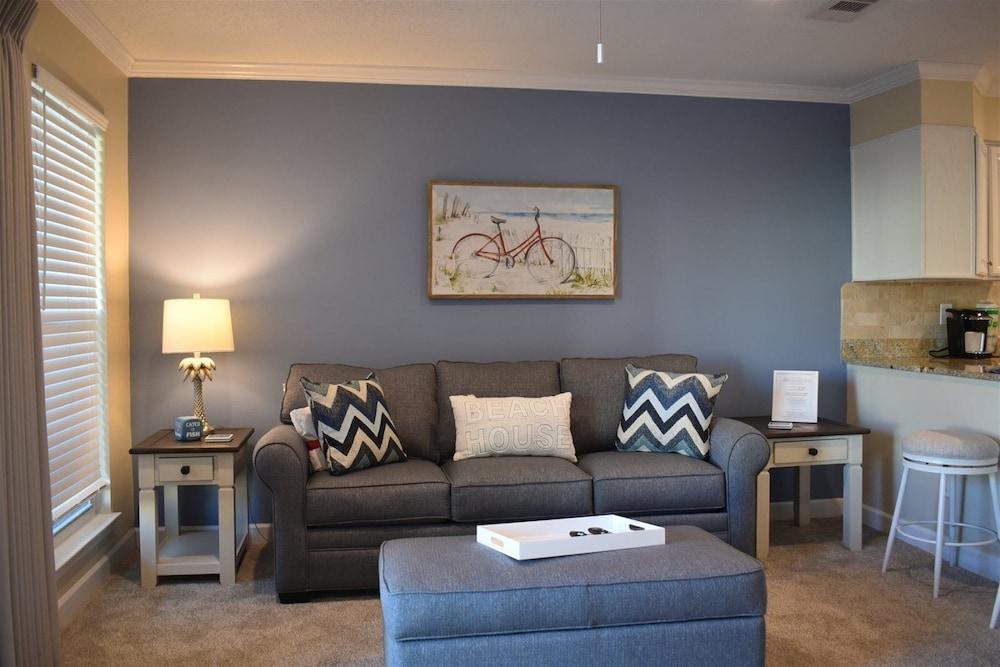 10 D, One Bedroom Condo